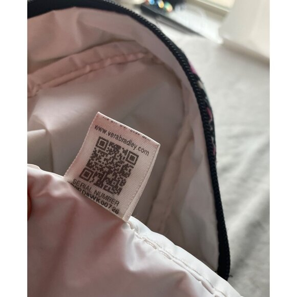 Vera Bradley Quilted Lunch Box With Zippered Closure Black Swirl Bandana - Picture 6 of 13